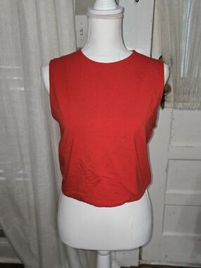 Classic Red Sleeveless Crop Top - Unbranded